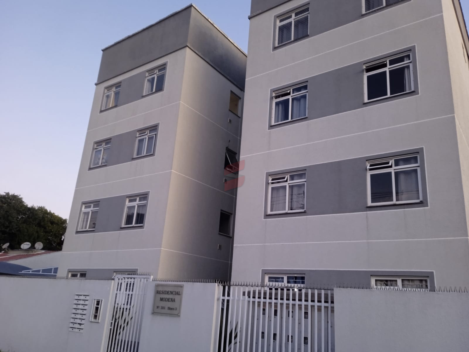 APARTAMENTO com 2 dormitórios à venda com 51.01m² por R$ 240.000,00 no bairro Vargem Grande - PINHAIS / PR