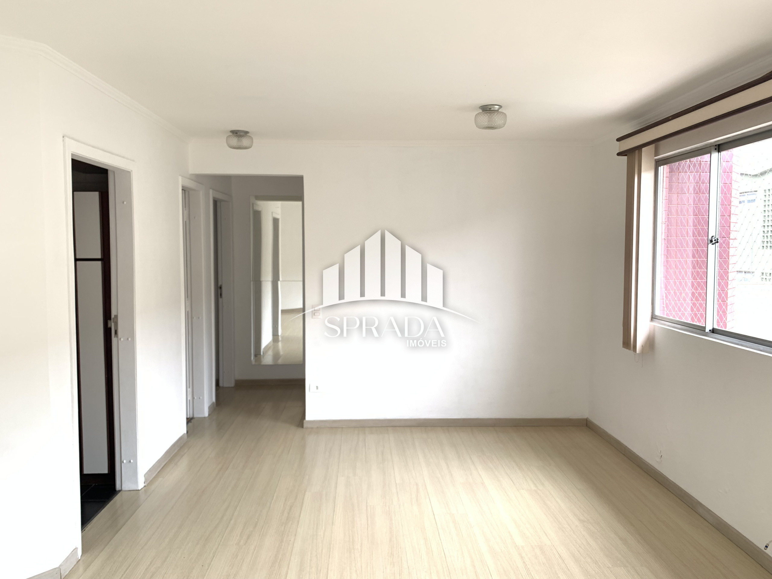 Apartamento à venda com 2 quartos, 70m² - Foto 1