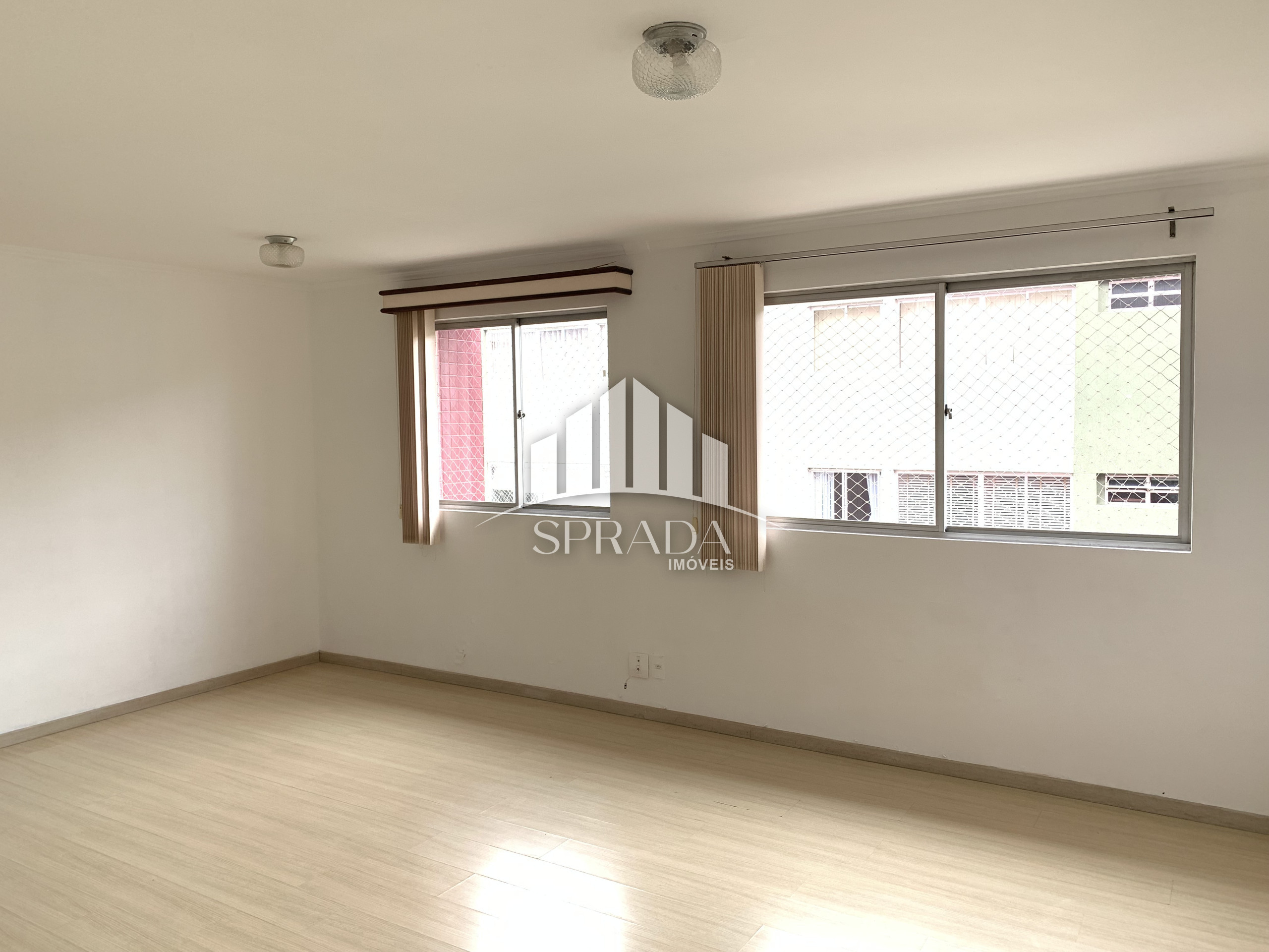 Apartamento à venda com 2 quartos, 70m² - Foto 3