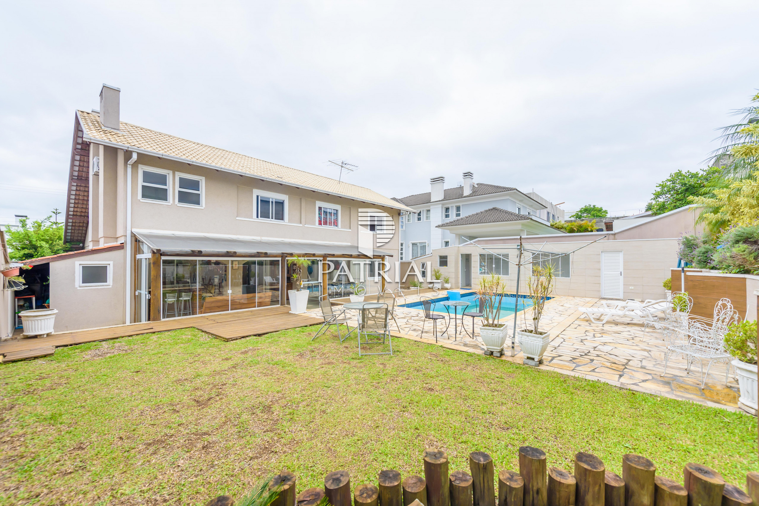 CASA EM CONDOMÍNIO em PINHAIS PR, no bairro Pineville